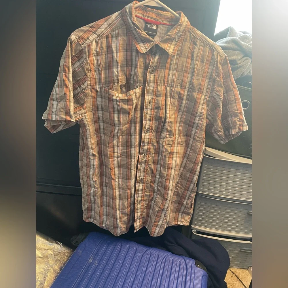 The North‎ Face Men’s tan/orange plaid casual shirt sleeve button up shirt